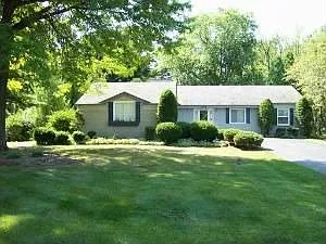 1226 Foxglove Dr photo 1