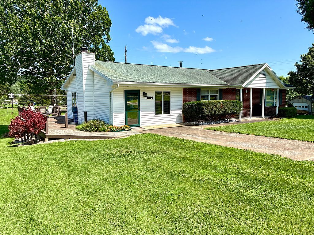 4819 Oakridge Rd - Property Image