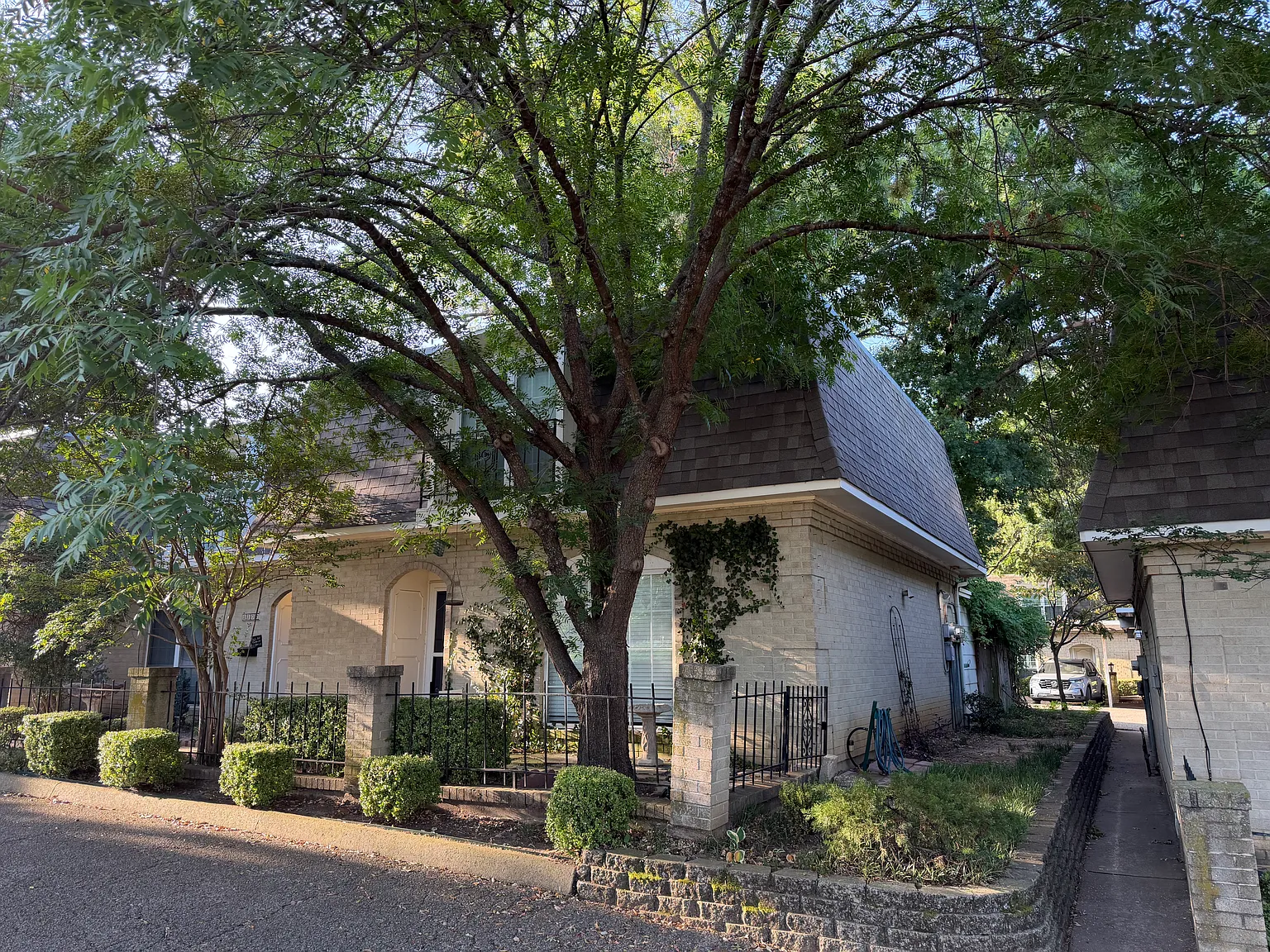2 bed, 1.5 bath, 1425 sqft, $2,200 — Photo 4