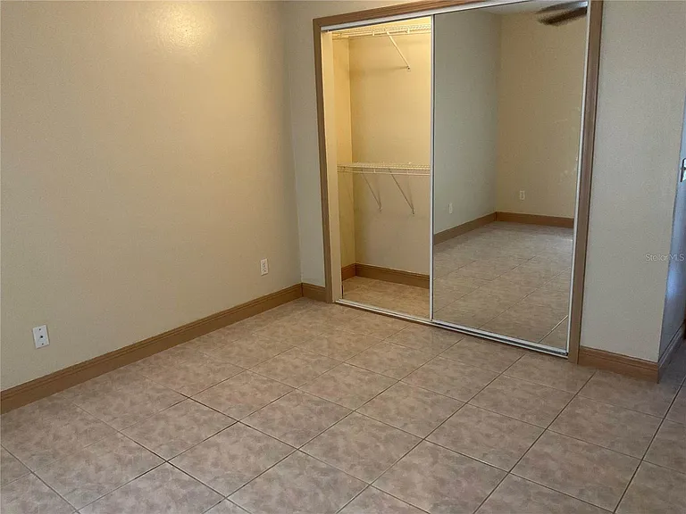 715 Fairlawn Dr — Photo 16
