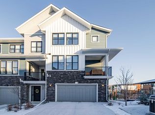 713 W Crestridge Cmn SW, Calgary, AB T3B6L6