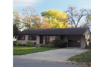 1202 Summer St, Roseville, MN 55113