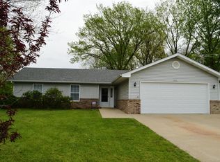 3700 N Wyatt Ln, Columbia, MO 65202