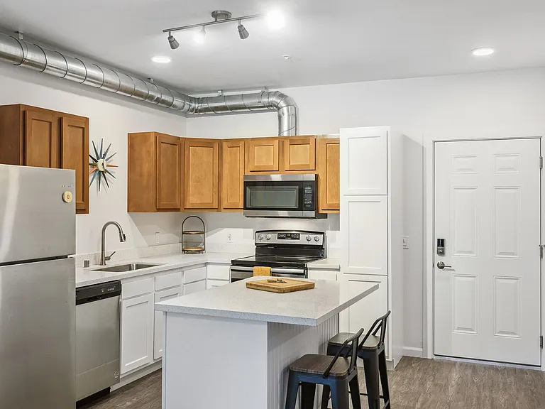 Pullman Lofts — Photo 9