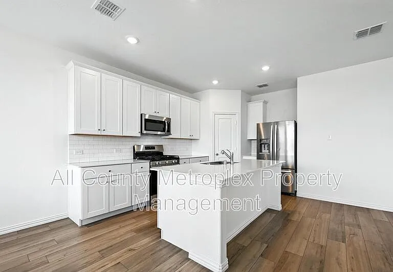 3008 Chinkapin Ln — Photo 10