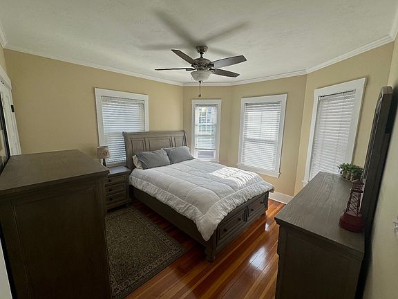 3rd image of 132 King St #1