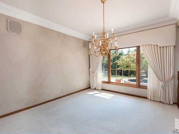 3rd image of 1622 Blue Bell Pl