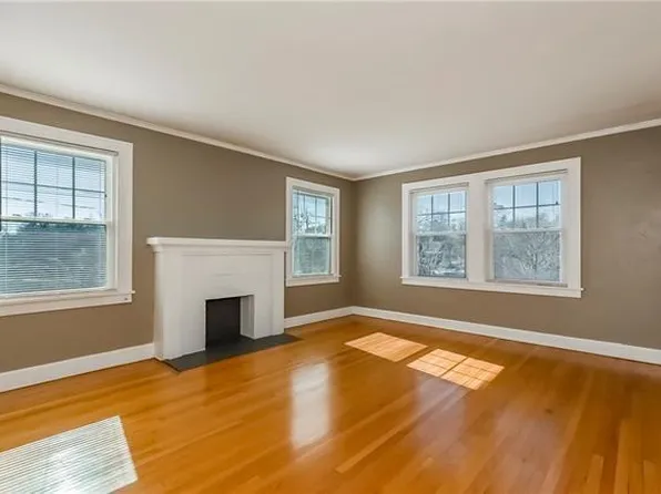 1432 W 48th St Fl 2, Kansas City, MO 64112