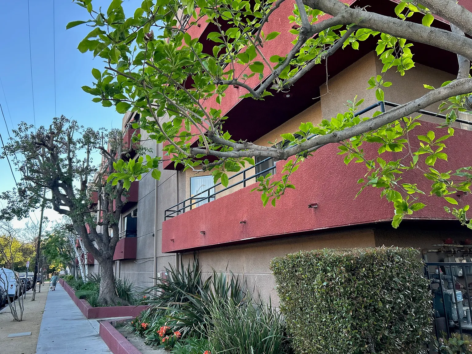 4717 Ben Ave Apartments — Photo 4