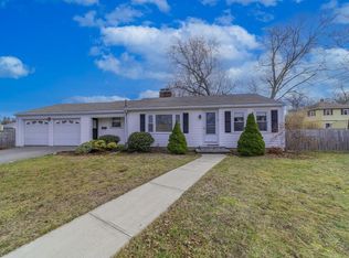 14 Pratt Cir, Warwick, RI 02888