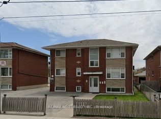 15 Manitoba St, Toronto, ON M8Y1C8