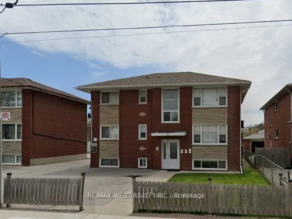 15 Manitoba St, Toronto, ON M8Y 1C8