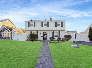 68 Sugar Maple Rd, Levittown, NY 11756