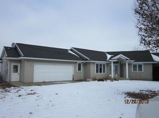 1625 Hutchinson Rd, Coggon, IA 52218