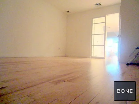 Rented by Bond New York | media 3