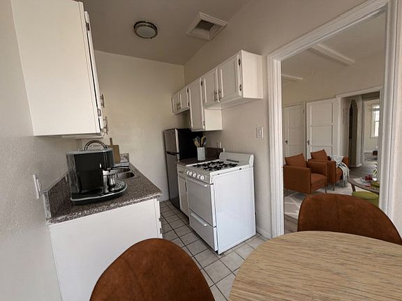 3rd image of 1025 S Orange Dr #208A