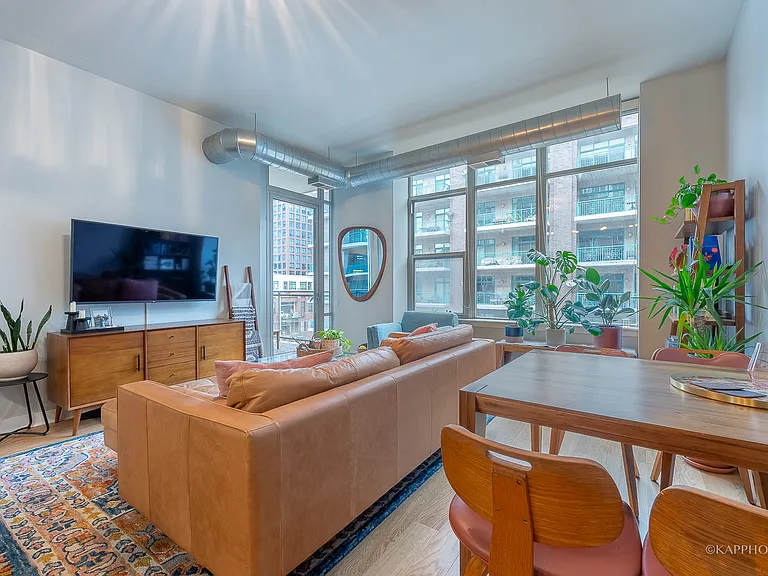 901 W Madison St #614 — Photo 4