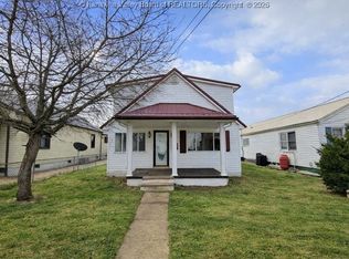1020 10th St, Nitro, WV 25143
