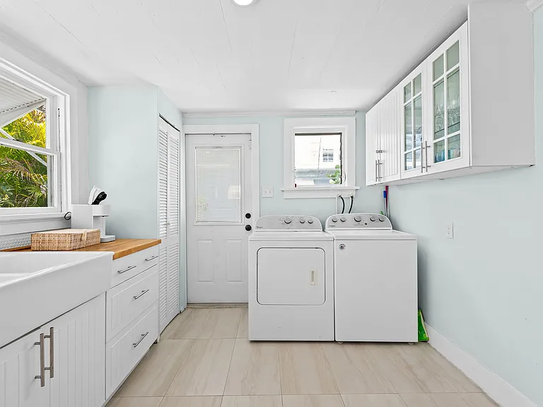 29 Ocean Breeze St — Photo 11