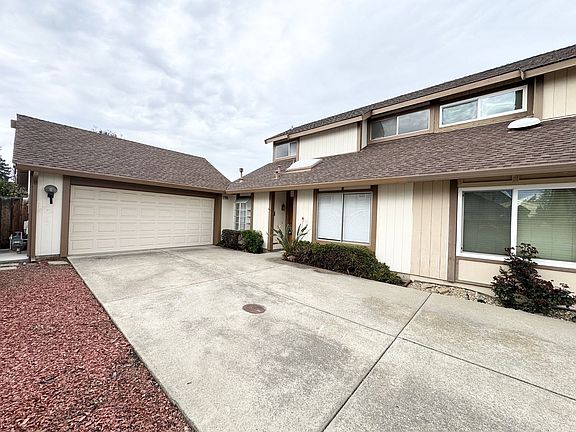 3rd image of 2330 Bay Meadows Cir