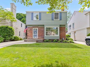211 McMillan Rd, Grosse Pointe Farms, MI 48236