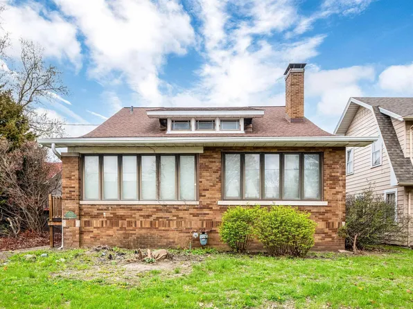 3004 N Knoxville Ave, Peoria, IL 61603