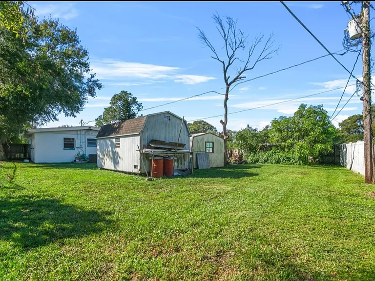 405 Poinciana Cir #1 — Photo 19