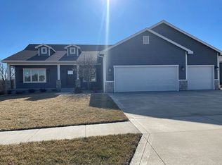8001 SW 28th Cir, Topeka, KS 66614