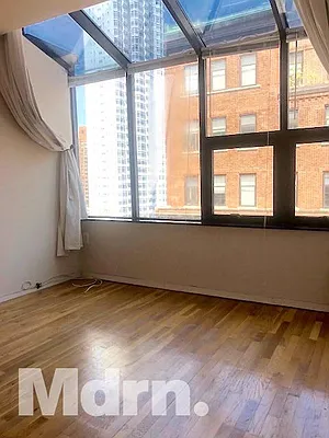 Rented by Mdrn Residential | media 2