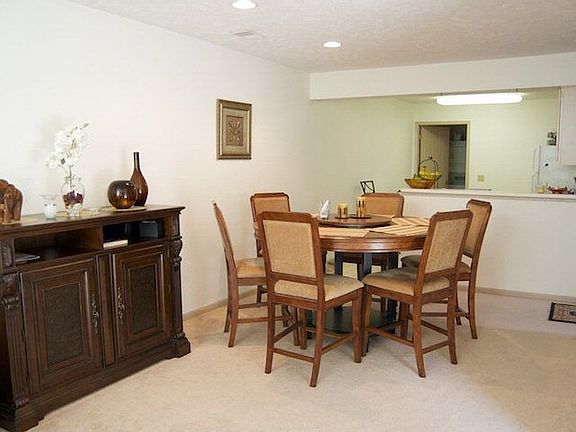 5th image of 420 Whippoorwill Ln