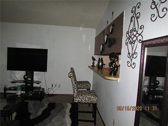 4th image of 1017 SW 81st St #2