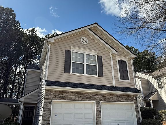 2nd image of 2035 Lakeside Cir