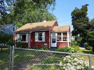 86 Linnell St, Springfield, MA 01104