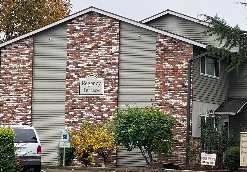 2 bed, 800 sqft, $1,415 — Photo 1