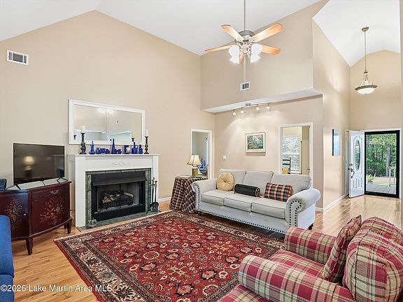 5th image of 160 Menowa Dr