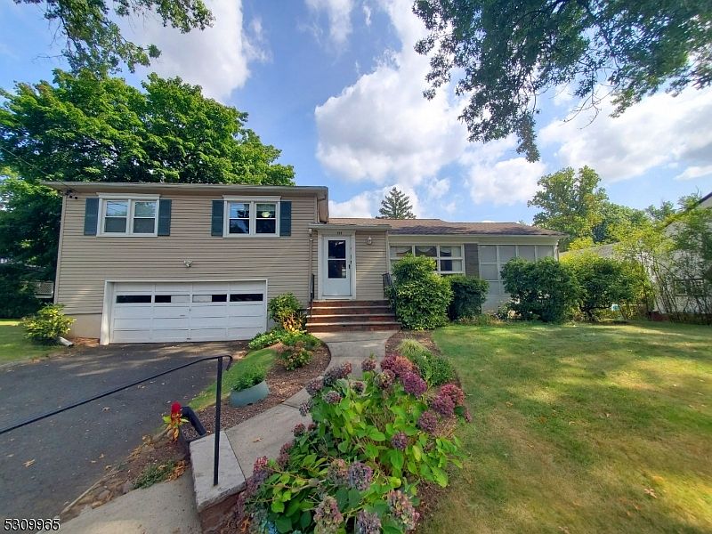 1st image of 158 Gregory Ave