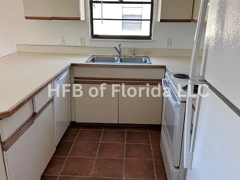 358 14th Pl SW — Photo 7