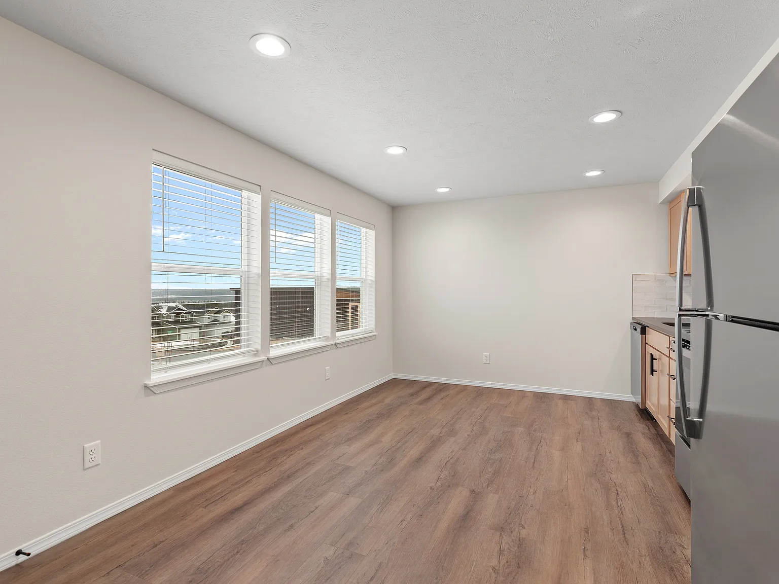 1 bed, 755 sqft, $1,321 — Photo 4