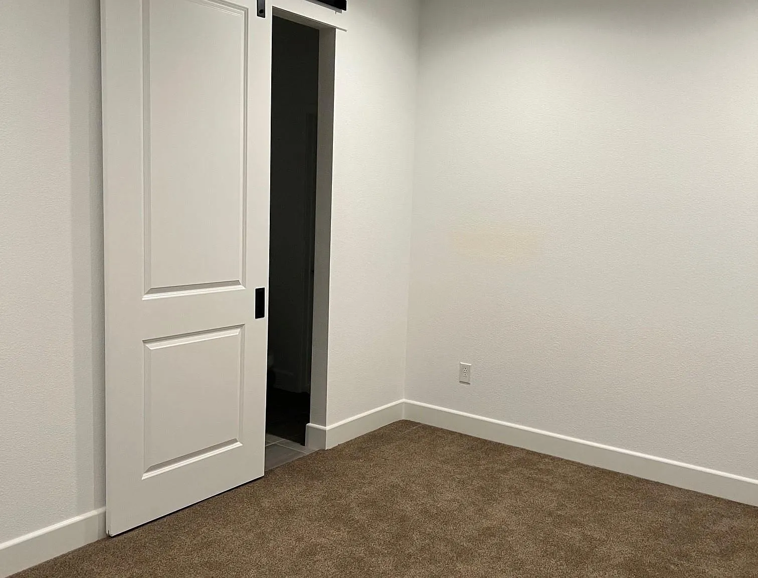 1 bed, $2,000 — Photo 2