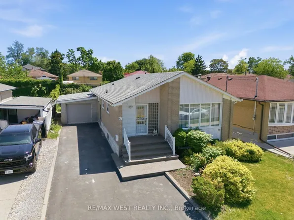 37 Beaumonde Heights Dr, Toronto, ON M9V 1V7