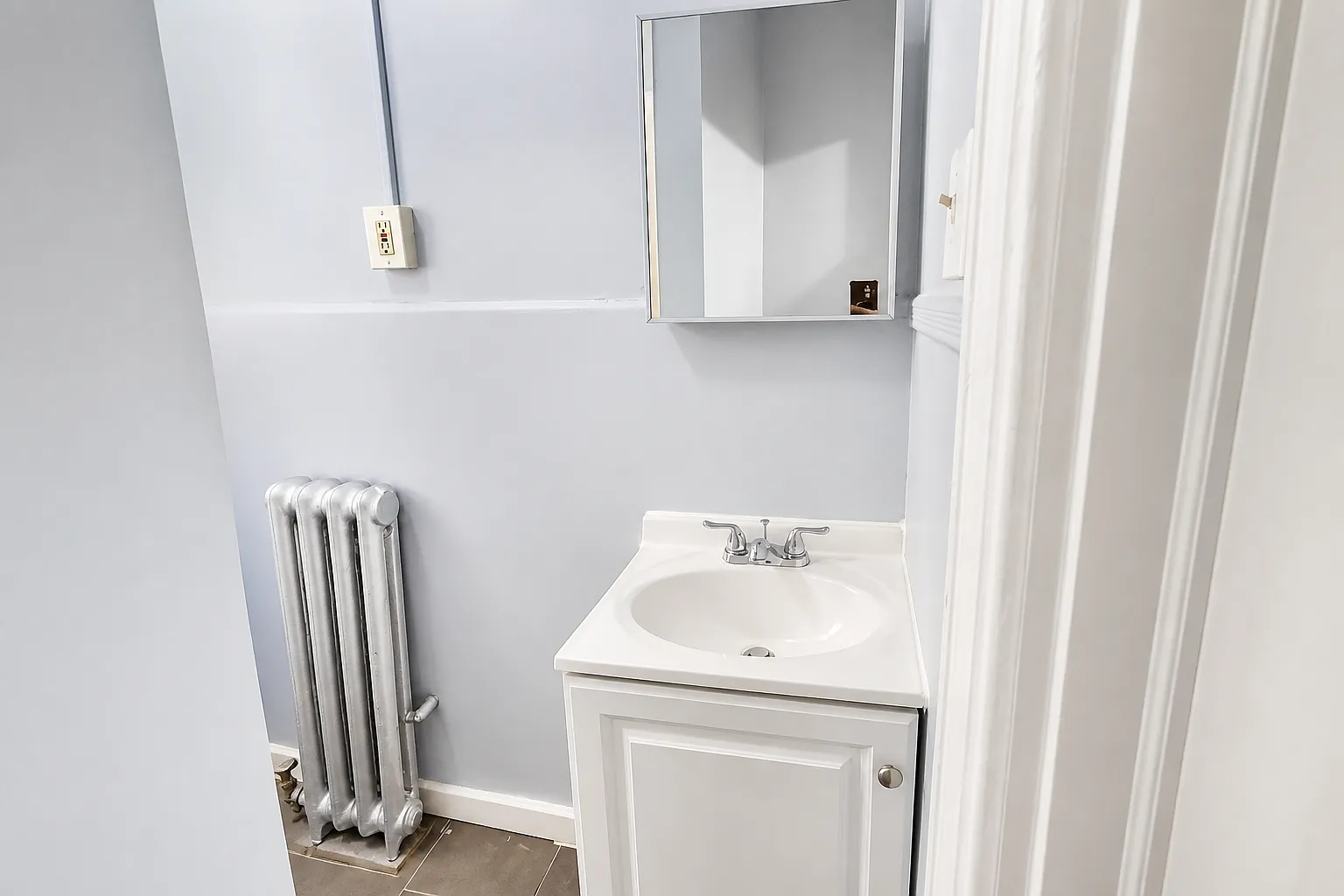 5 bed, 2000 sqft, $2,000 — Photo 4