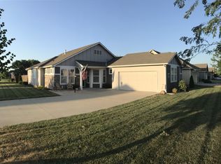 5246 Carson Pl, Lawrence, KS 66049