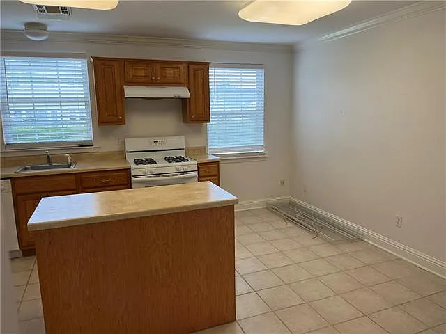 6377 Canal Blvd — Photo 6