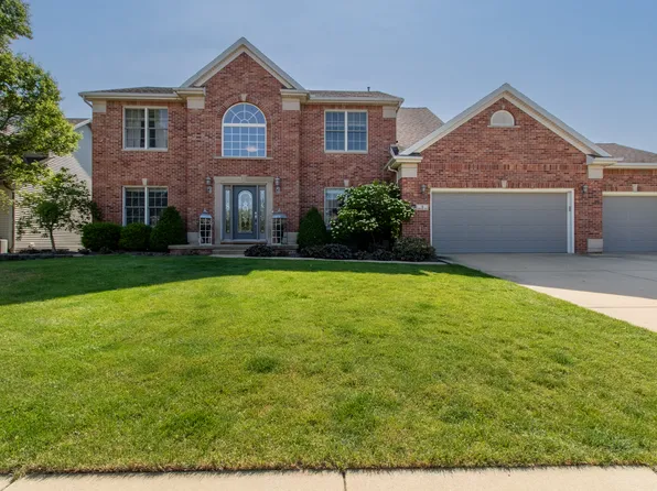 3 Chloe Ct, Bloomington, IL 61704