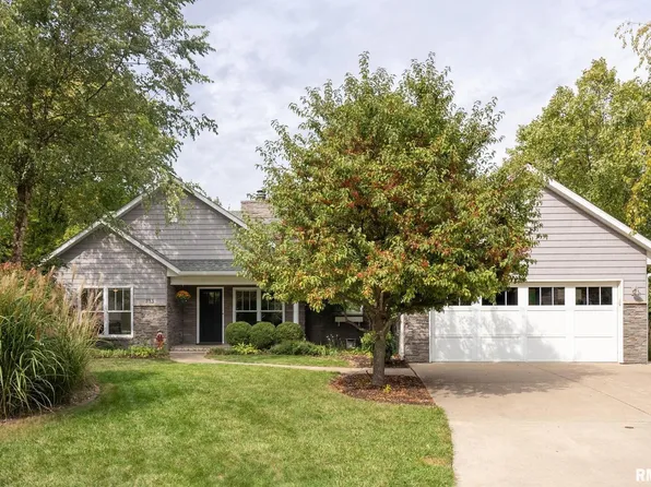 733 10th Avenue Ct, Hampton, IL 61256
