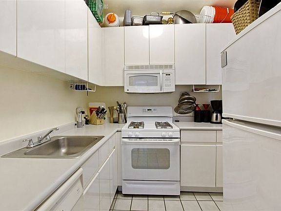 4th image of 236 E 47th St APT 9B