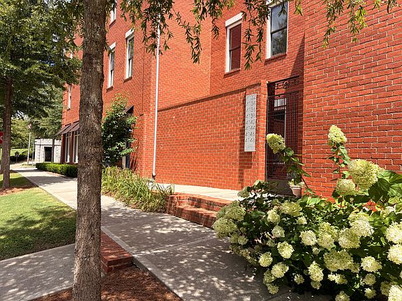 3rd image of 4148 N Swann St