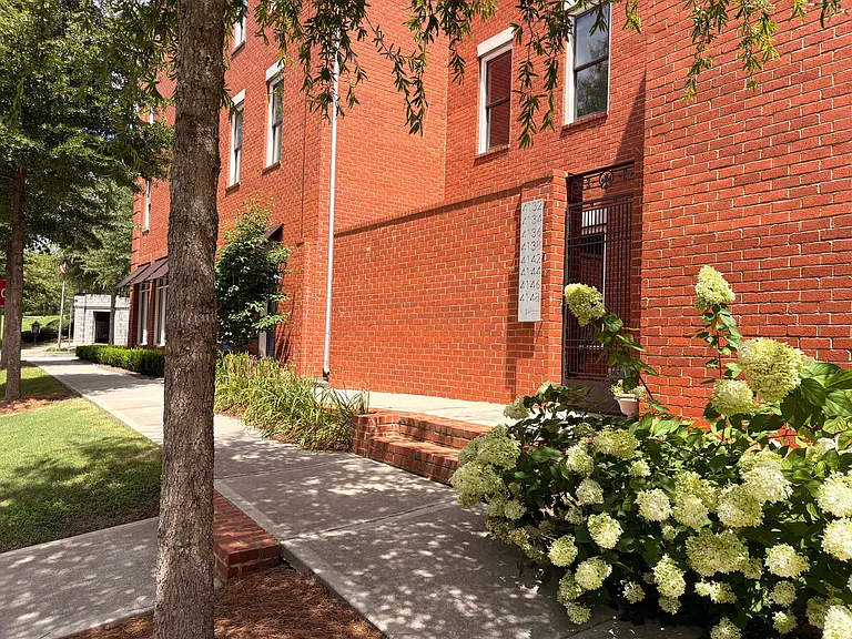 4148 N Swann St — Photo 3