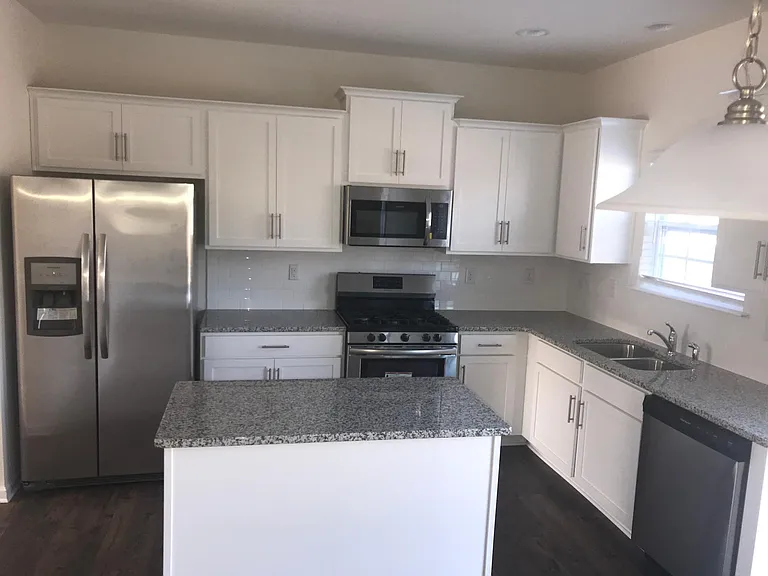 157 King William Dr — Photo 9