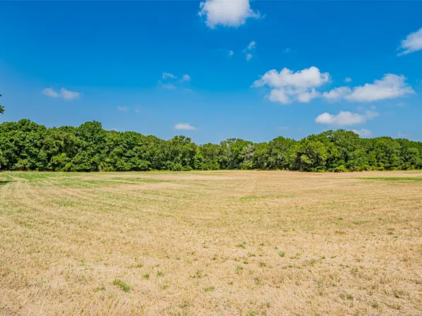 3 Briar Rd, Azle, TX 76020